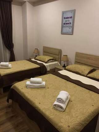 Отель Apart Hotel Vera Тбилиси Трехместный номер с балконом-1