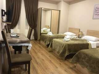 Отель Apart Hotel Vera Тбилиси Трехместный номер с душем-3