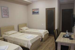 Отель Apart Hotel Vera Тбилиси Трехместный номер с душем-6