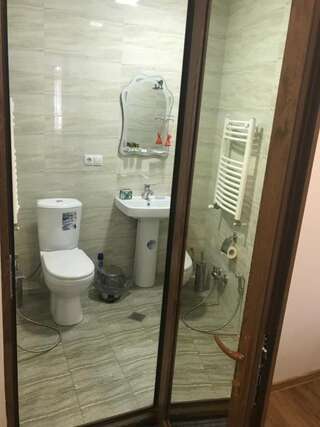 Отель Apart Hotel Vera Тбилиси Двухместный номер с двуспальной кроватью и дополнительной кроватью-24