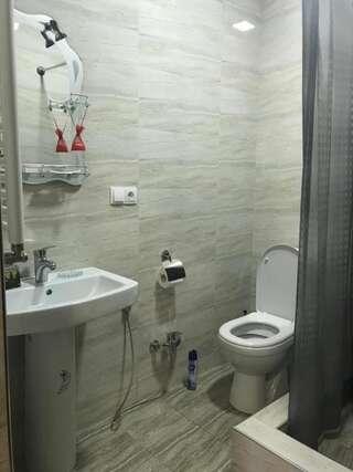 Отель Apart Hotel Vera Тбилиси Двухместный номер с двуспальной кроватью и дополнительной кроватью-29