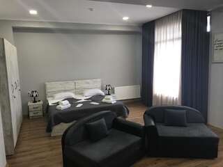 Отель Apart Hotel Vera Тбилиси Двухместный номер с двуспальной кроватью и дополнительной кроватью-6