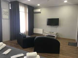 Отель Apart Hotel Vera Тбилиси Двухместный номер с двуспальной кроватью и дополнительной кроватью-7